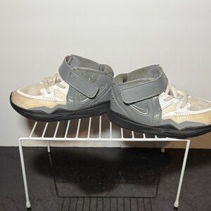 Nike Kyrie Irving Infinity SE Kids Toddler Sneakers Size 9C Shoes Strap Hook